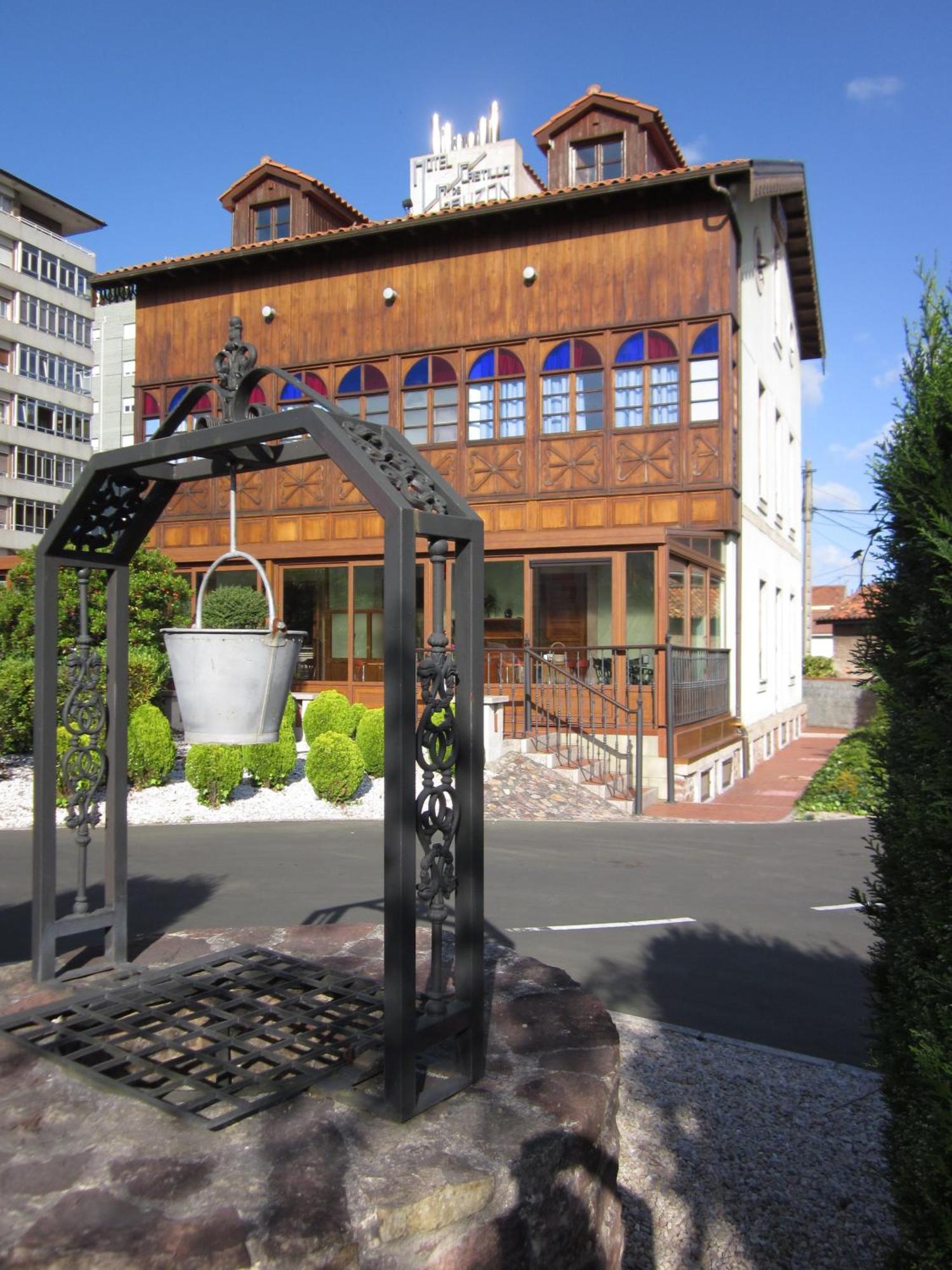 Hotel Castillo De Gauzon Salinas  Exterior photo